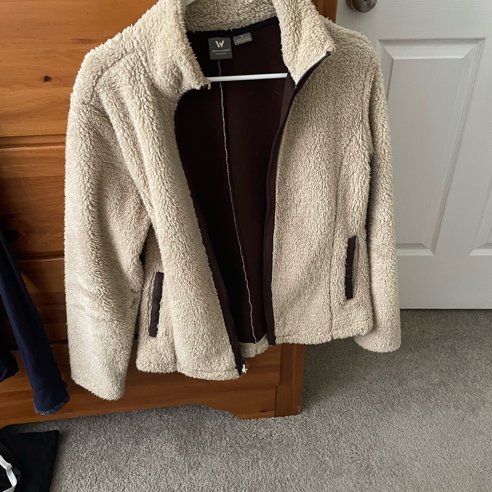 Warm fuzzy jacket. - Picture 2 of 4